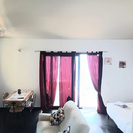 弗拉马维度假屋 * 切法卢